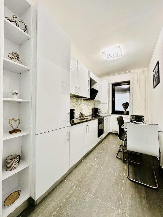 Апартаменти Rentforcomfort Sky Garden Studio Бухарест Екстер'єр фото
